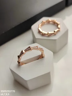 انگشتر مارک ژوپینگ ظریف رنگ ثابت نگین مخراجی ضد حساسیت طرح طلا