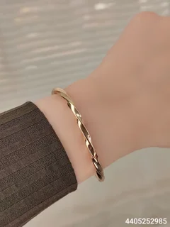 بنگل فانتزی کلاسیک رنگ طلایی ضد حساسیت رنگ ثابت