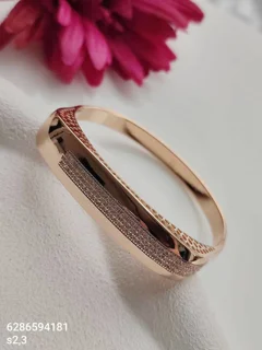 دستبند مارک ژوپینگ خوش نما نگین مخراجی رنگ ثابت ضد حساسیت کیفیت عالی